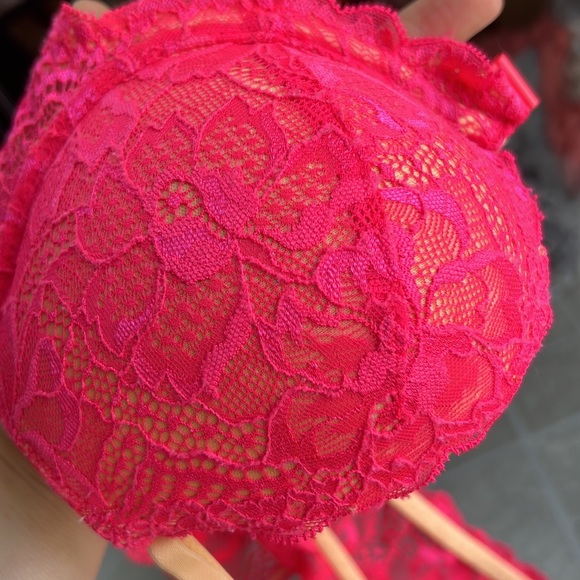 PINK Victoria’s Secret Date Racerback Push-Up Bra in Pink Lace yellow size 32D - Picture 12 of 12